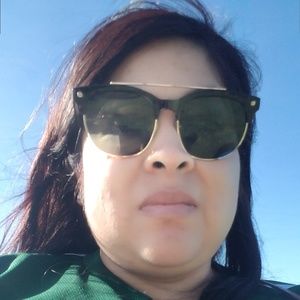 Meet your Posher, Paola